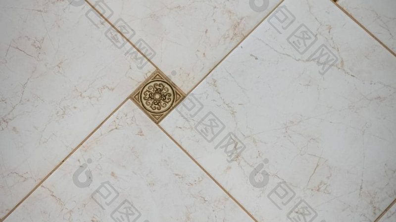 岩板与瓷砖：尺寸规格的差异化解析**